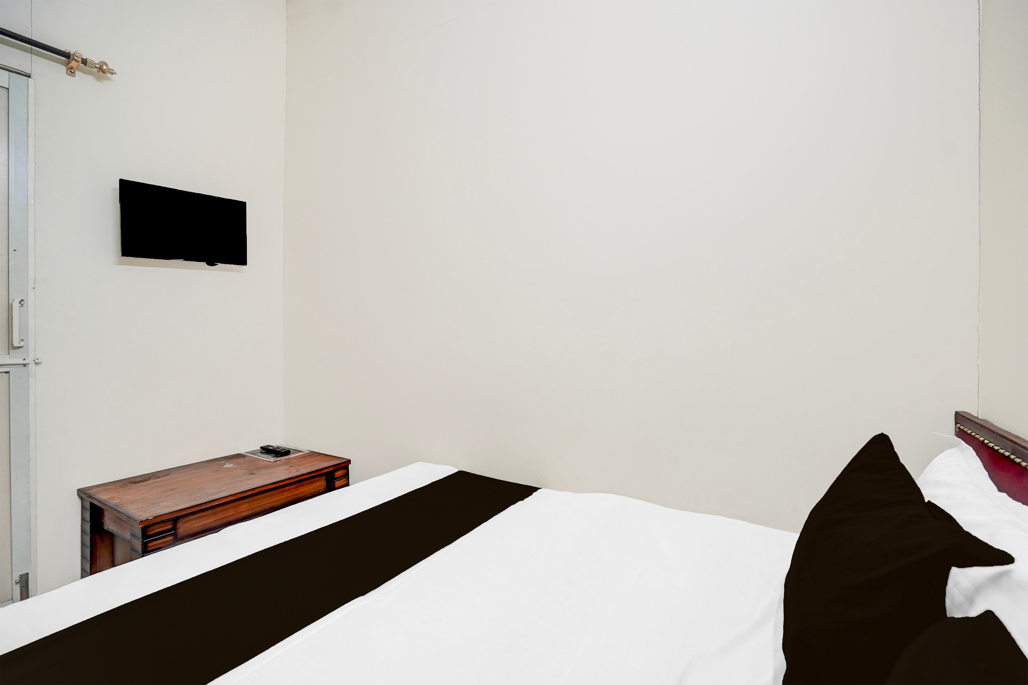 Hotel O SAINIK GUEST HOUSE - Tap to explore photos