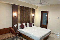 HOTEL TWILIGHT, Ahmedabad