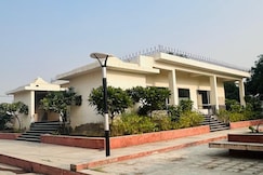 Brij Sattvam Entire 1 Bedroom Apartment, Vrindavan