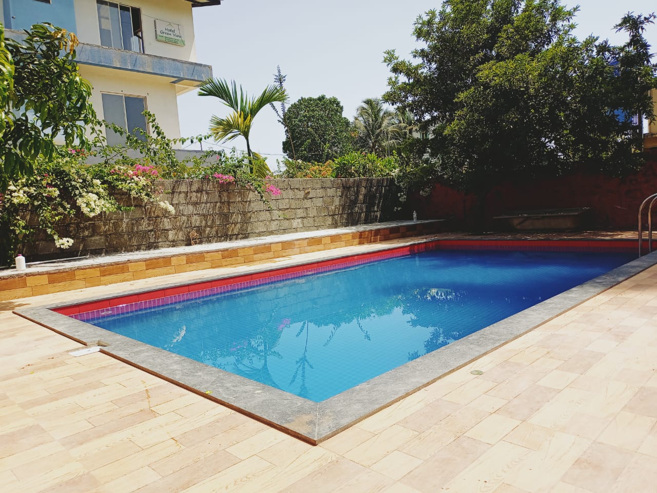 H3 Inn Harsh Holiday Home  - Tap to explore photos