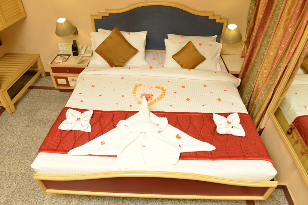 Sri Bharani Hotels - Tap to explore photos