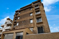 Townhouse Oak Govindpuri Station Formerly Montto Plaza, Banda
