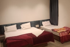 Maharaja guest house nashikkar, Solapur