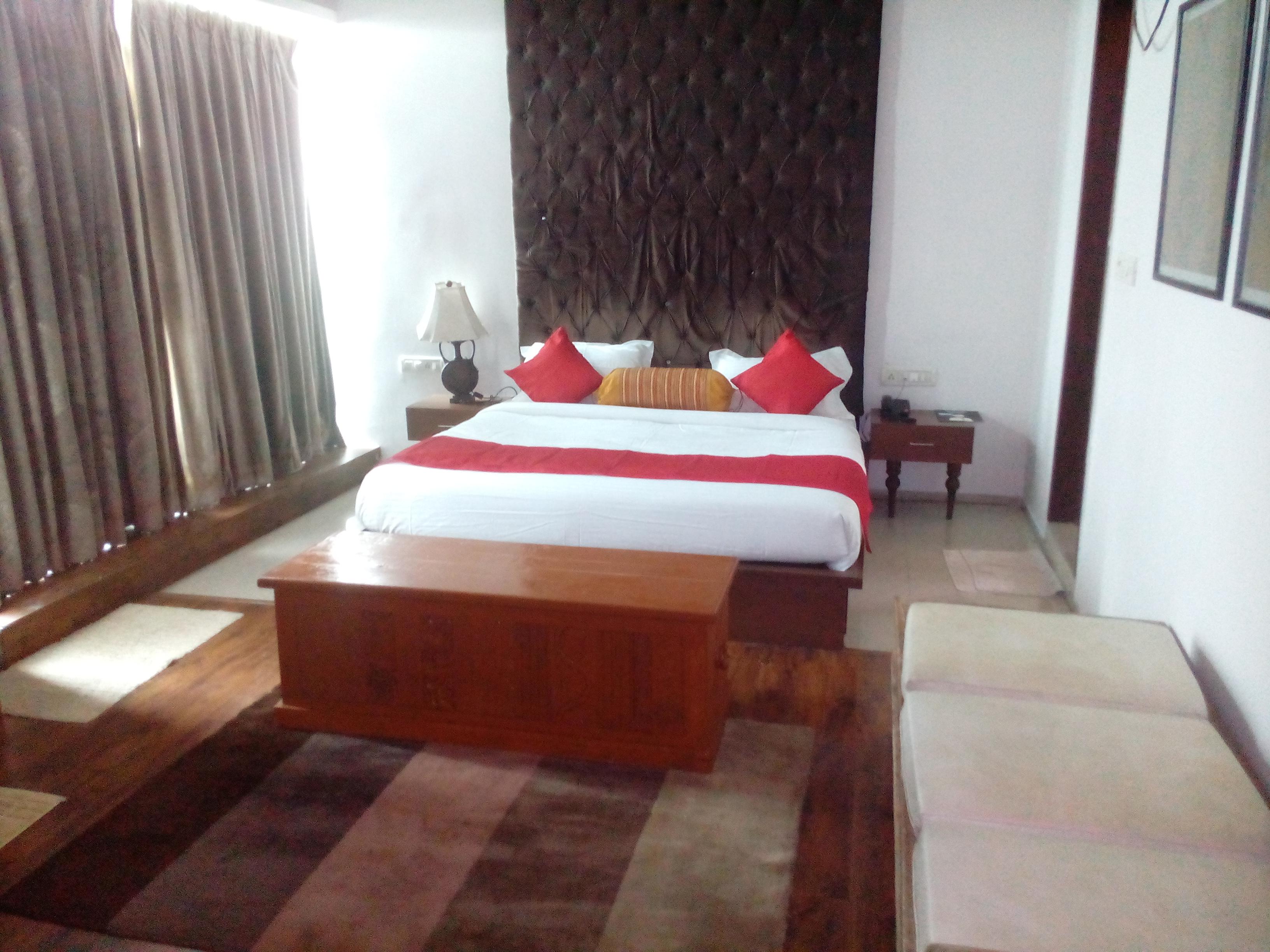 Abhivadan Apartment 4BHK - Tap to explore photos