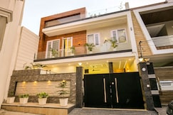 ELITE 3BHK FamilyPadI CityHub GoldenTemple WiFi AC, Amritsar