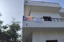 Matoshri Nivas Akkalkot, Akkalkot