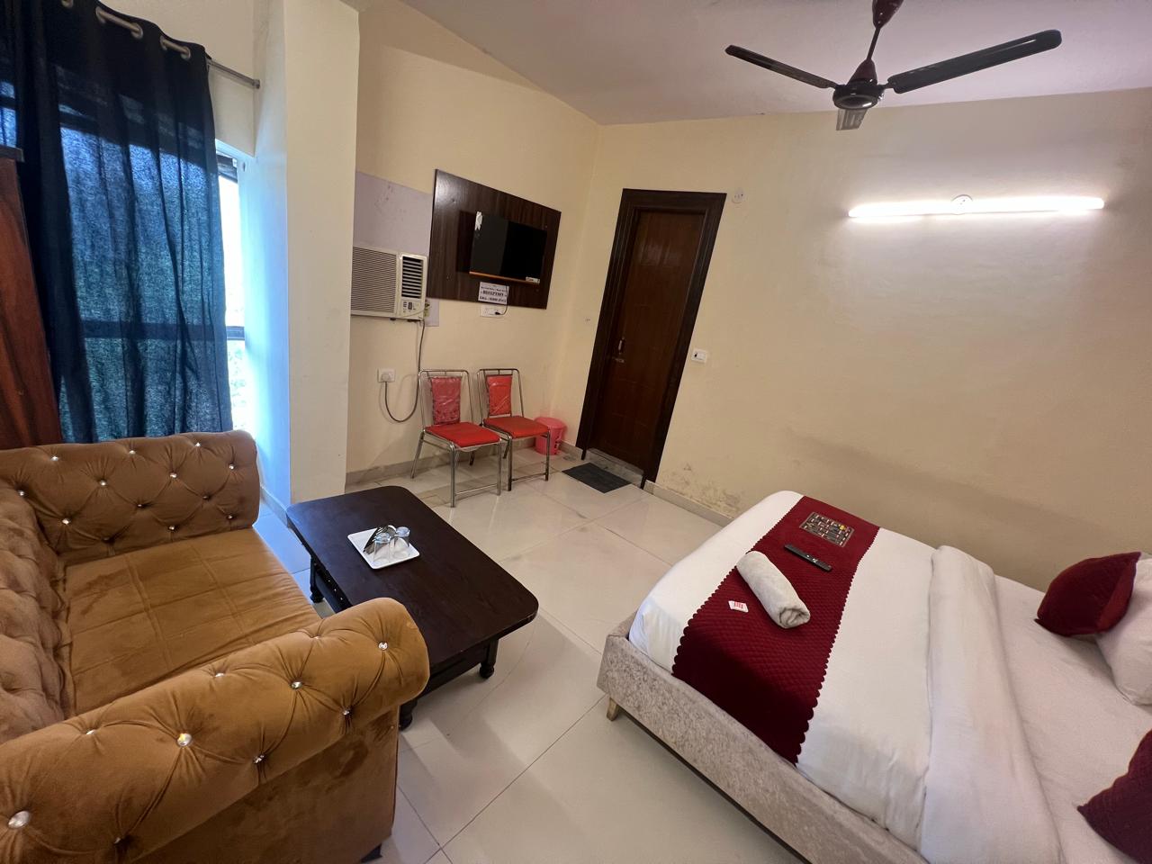 Hotel Kaushambi Grand Near Kaushambi Metro Station - Tap to explore photos