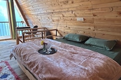 Sukoon A frame Treehouse with Hot Tub, Sainj