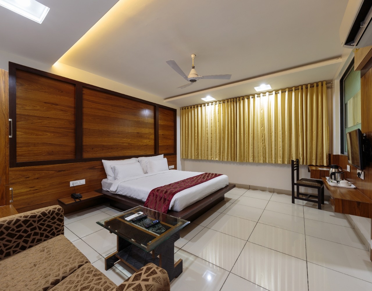 Royal AC Room 1