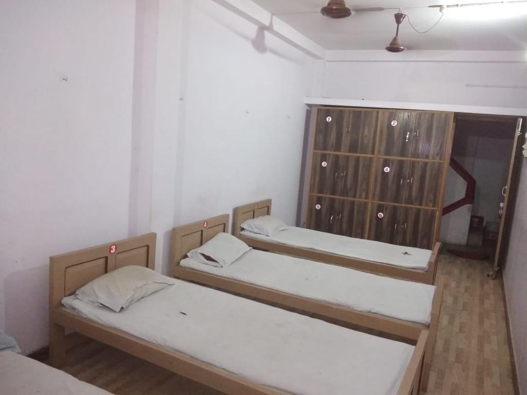 Anand Guest House Muzaffarpur - Tap to explore photos