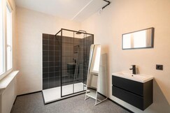 Elegant 2-Bedroom Stay in Central Antwerp, Antwerp