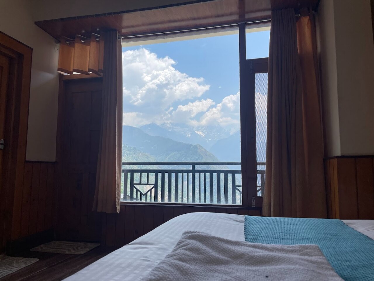 DIWAN SACHPASS GUEST HOUSE - Tap to explore photos