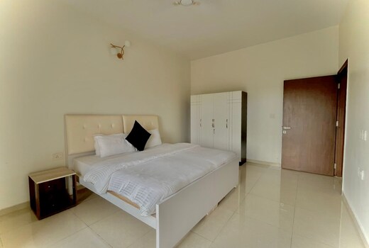 Serene 2bhk sea facing apartment in Dona Paula