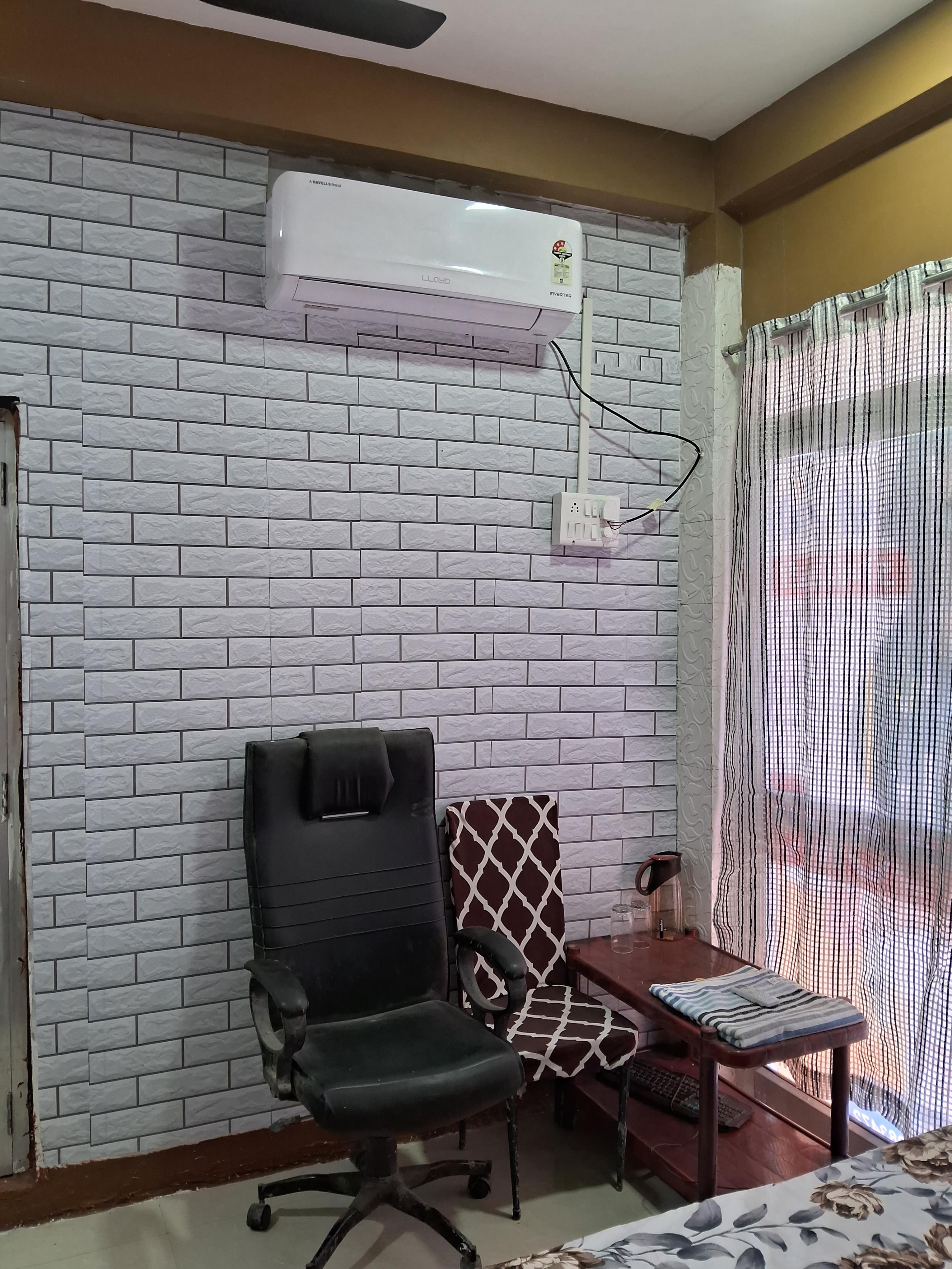 SHREE RADHEY DORMETRY AND ROOMS - Tap to explore photos