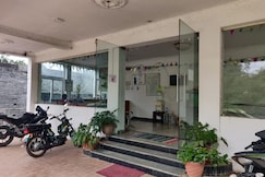 Hotel Maharaj, Yercaud