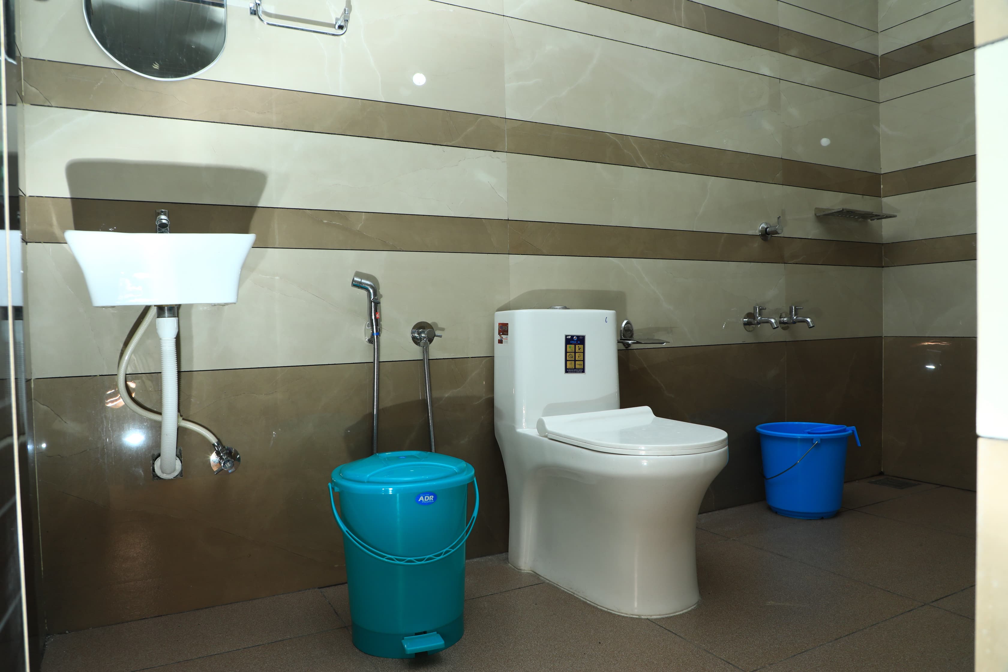 Bliss Homestay - Tap to explore photos