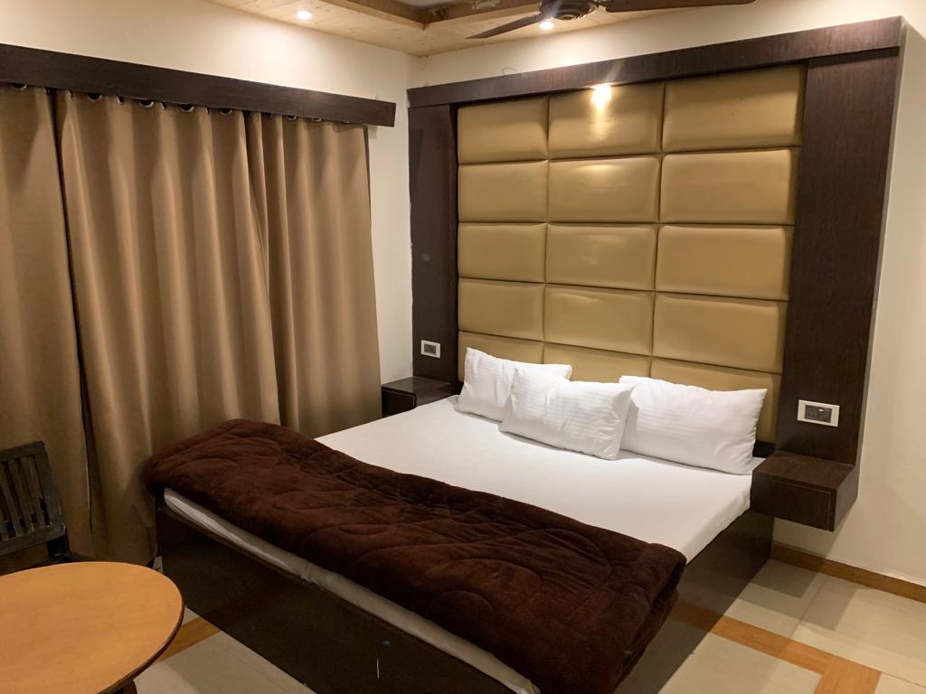 oberoi inn - Tap to explore photos
