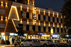 HOTEL OM, Betul