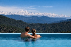 Spellmount - Himalayan View Infinity Pool Resort In Kausani, Kausani