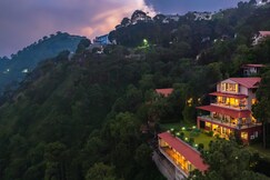 StayVista at Ludlow House w/ Sauna Room, Kasauli
