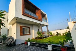 Panchajanya Homestay, Shegaon