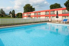 Ibis 3 Lacs Neuchatel Hotel, Aarberg