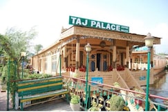 Taj Palace Houseboat, Srinagar