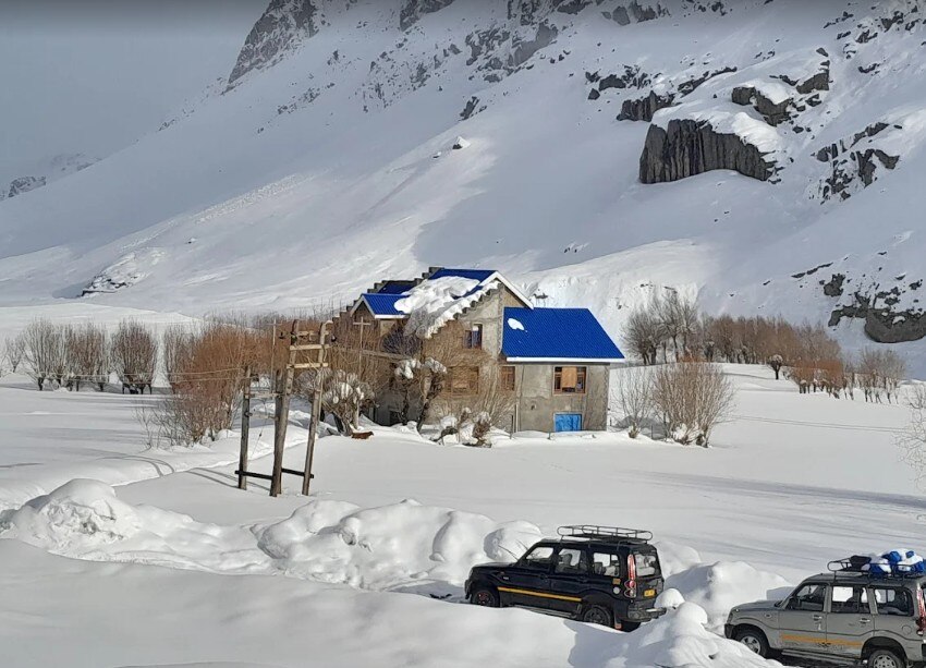 Tabasum Guest House - Tap to explore photos