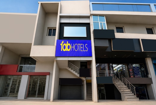FabHotel Luxury Stay