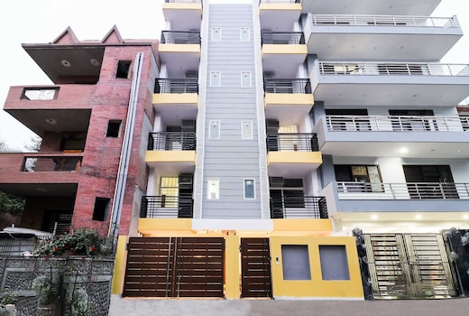 Townhouse Sector 18 Udhyog Vihar