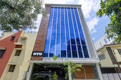 Townhouse OAK SRK White Inn Near Ragigudda Sri Prasanna Anjaneyaswamy Temple, Bangalore