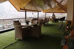  Majestic Cedar Villa Manali, Manali