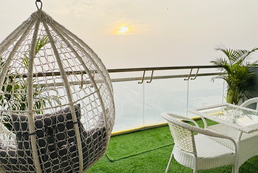 39th Floor Spira Supernova by Aurum