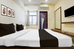 Super Hotel O La Banian Hotel & Restaurant, Indore