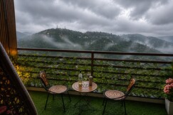 The Oreo Bliss Scenic Valley View 2BHK, Shimla