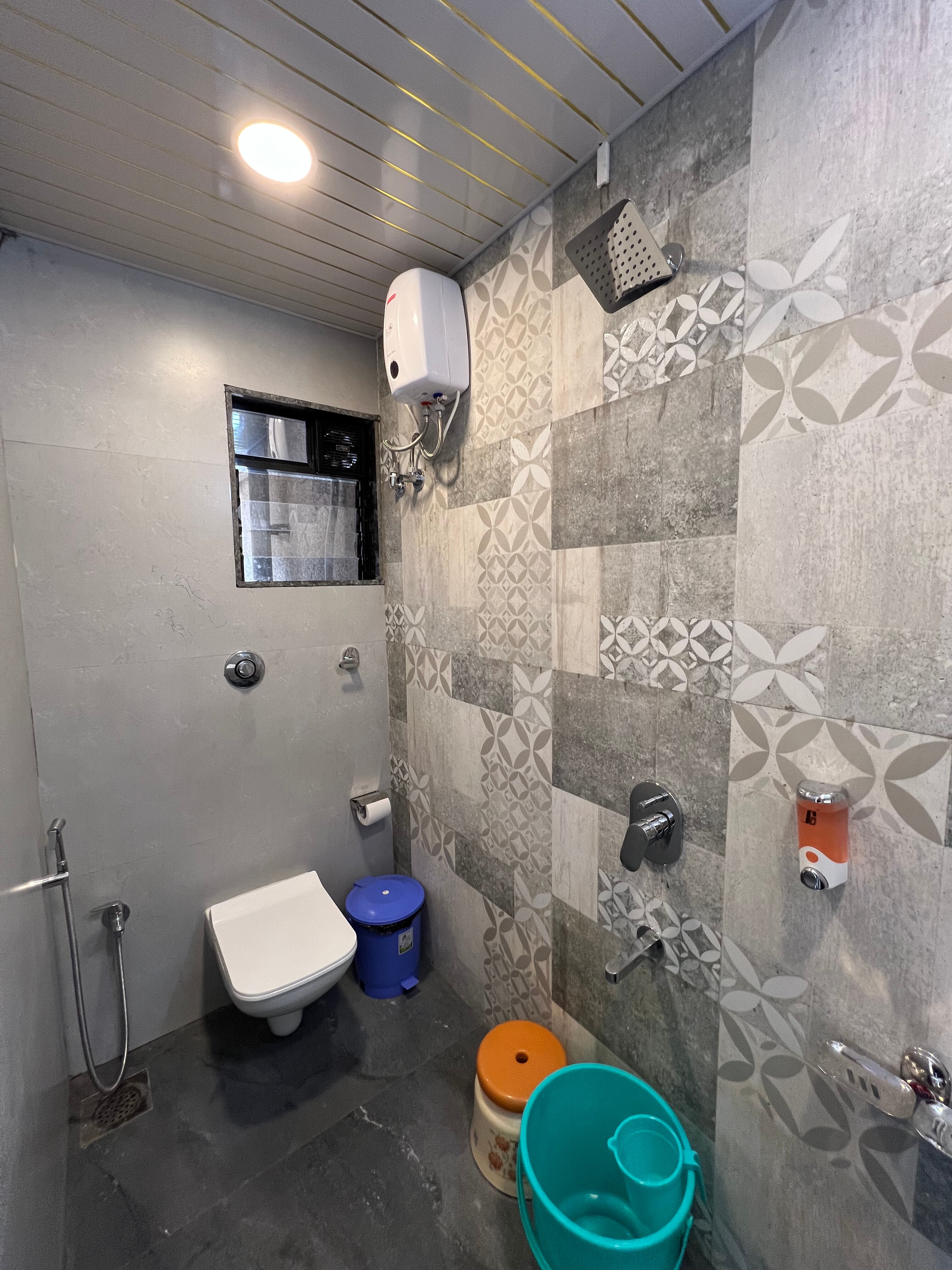 Stay Retreat at Welcome Apartment In South Mumbai - Tap to explore photos