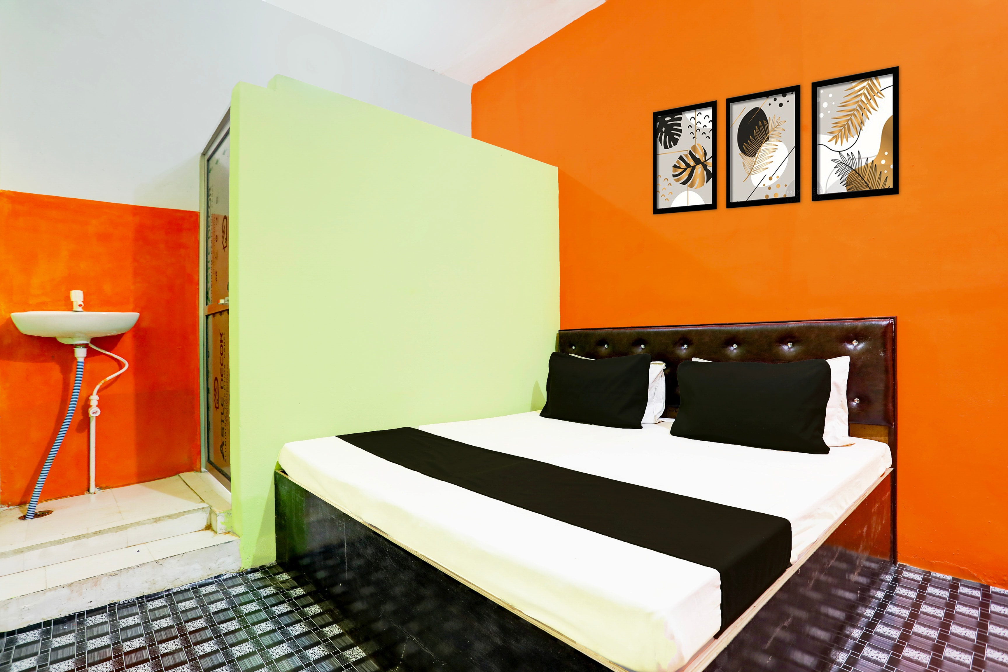 Hotel O ONE PLUS - Tap to explore photos