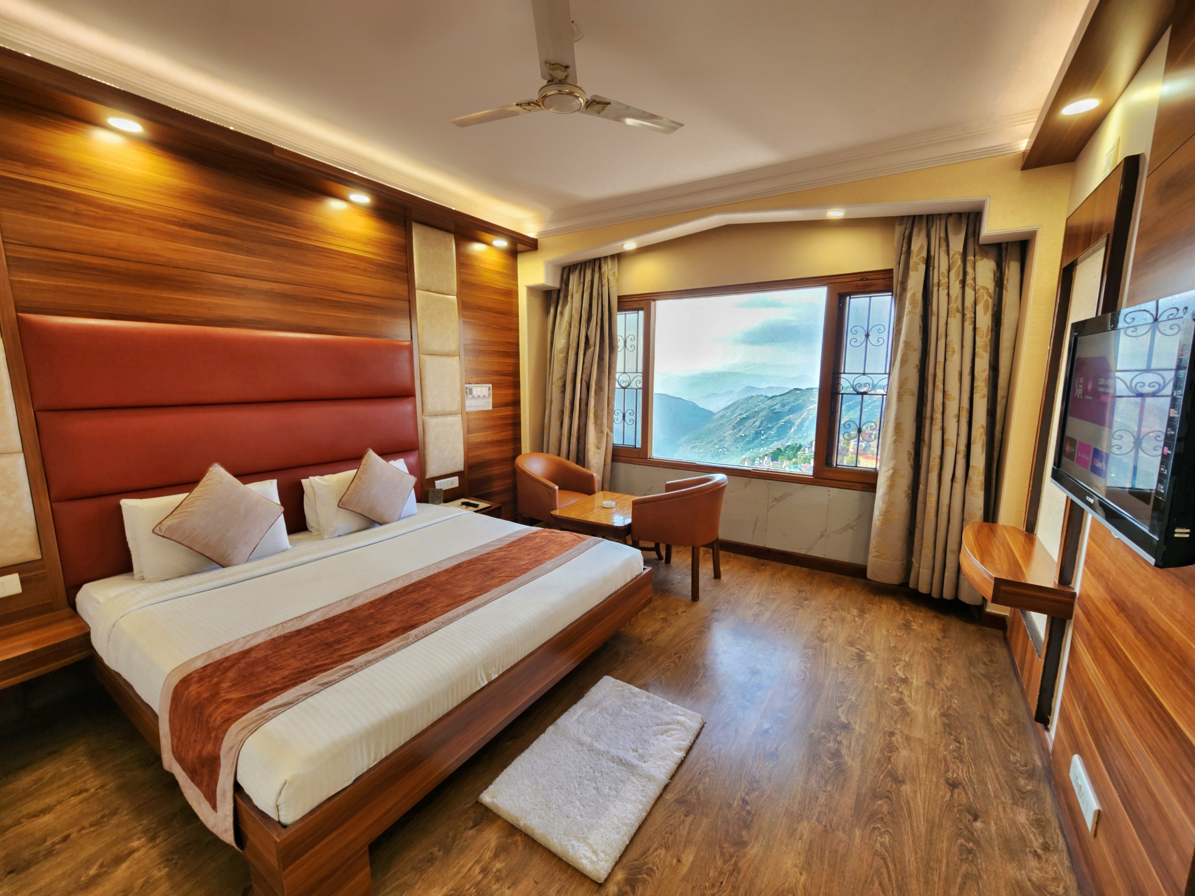Landmark Shimla - with Elevator Access to Mall road - Tap to explore photos