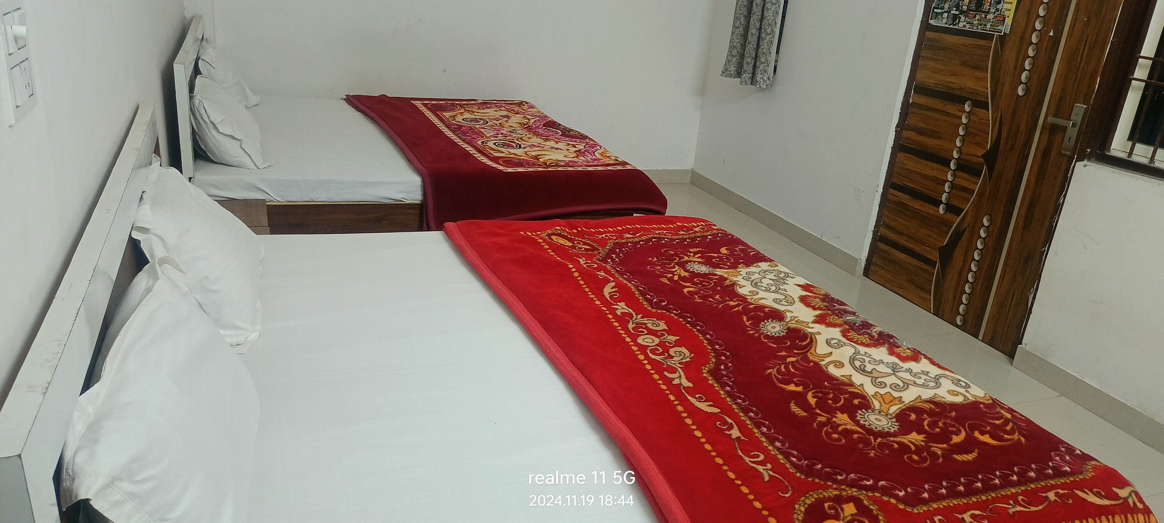 Shree Geeta Dham - Tap to explore photos