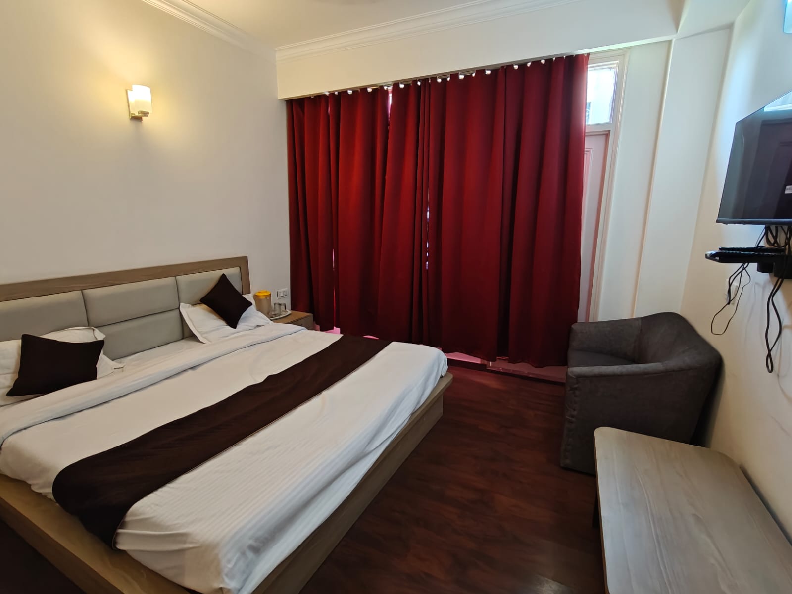 Hotel Ishwar - Tap to explore photos