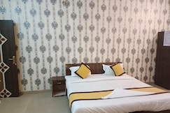 TRIMURTI PALACE, Lucknow