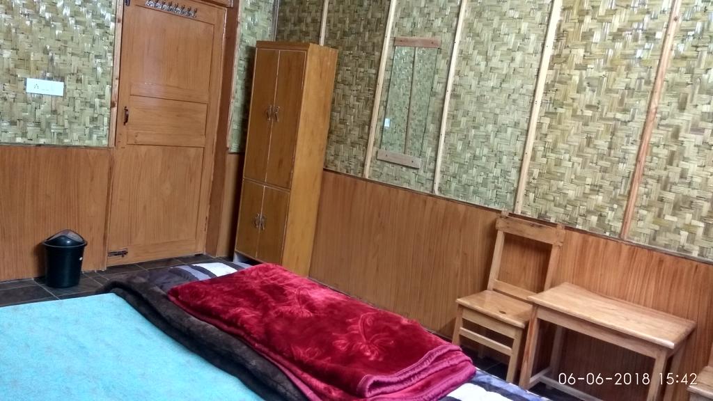 MountainHeights and Dhamot HomeStay - Tap to explore photos