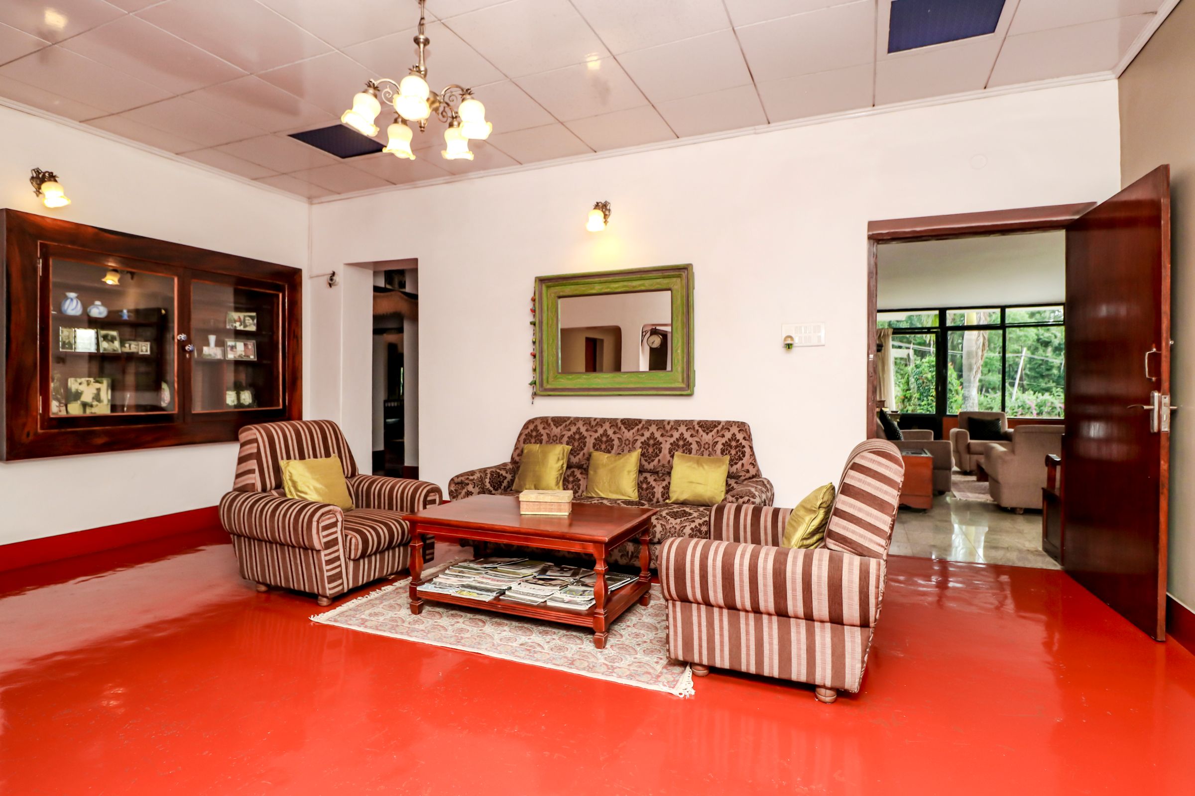 Woodway Estate Homestay - Tap to explore photos