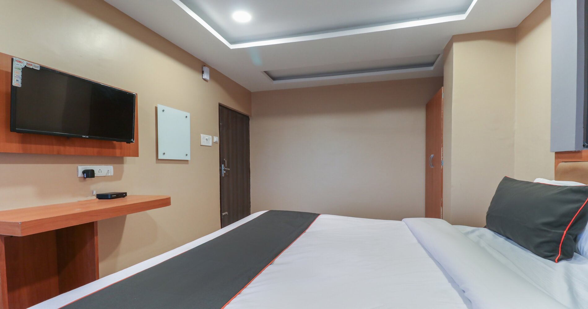 Hotel Swarna - Tap to explore photos