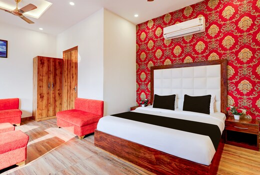 SHREE JII LUXURY HOTEL