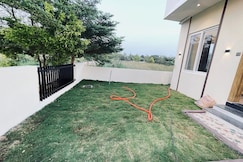 Cozy stay with warm hosts and serene hill views, Chikballapur