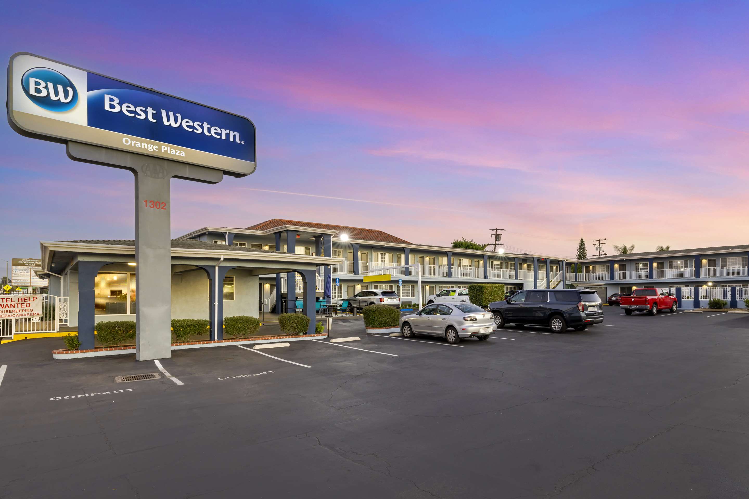 Best Western Orange Plaza - Tap to explore photos