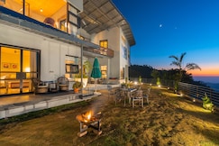 StayVista at Sukh @ Nivriti - Heated Outdoor Pool, Kasauli