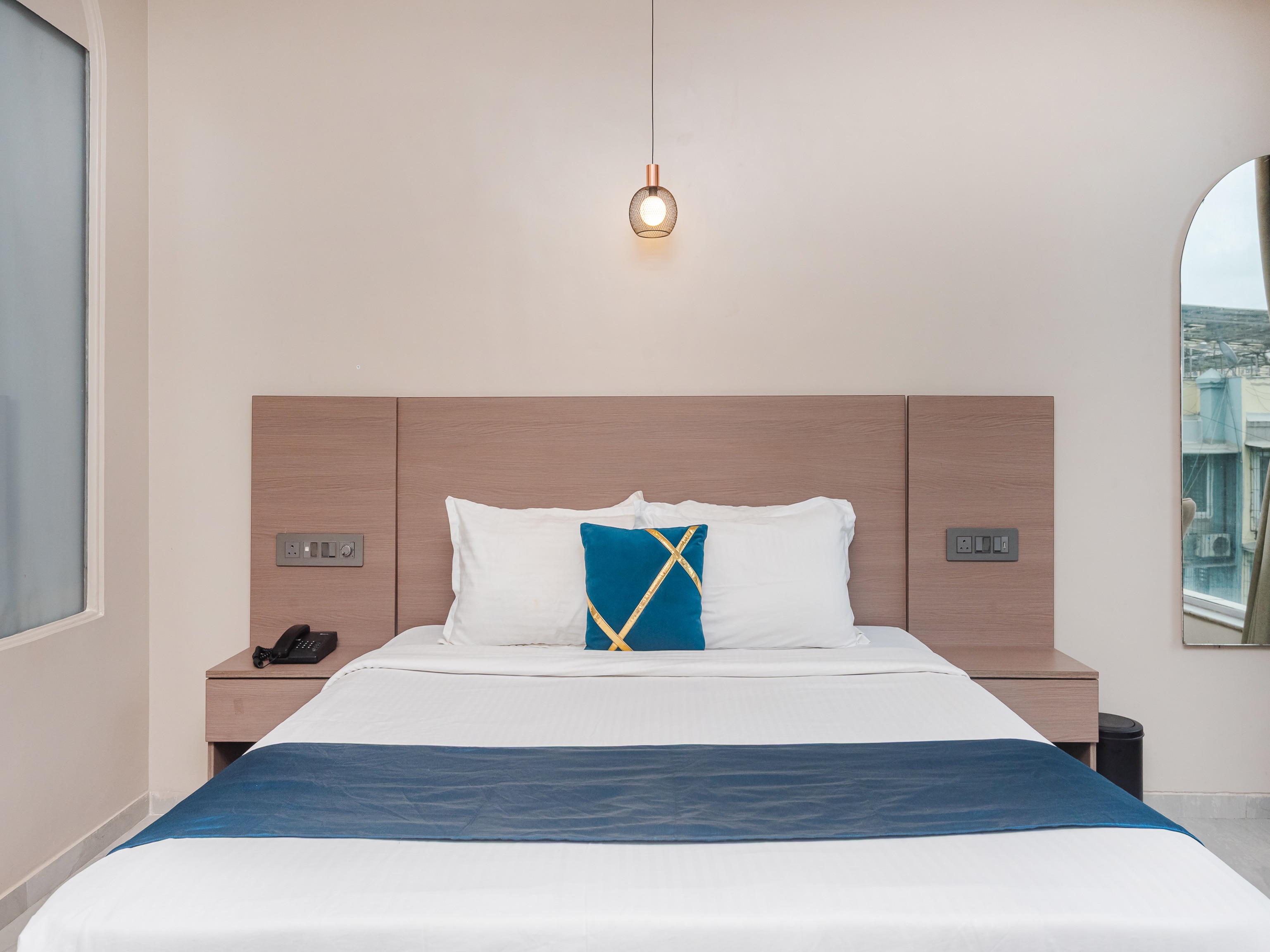 Hotel Aura Near Malad Link Road 3