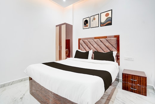 Super HOTEL O SAMRAT INN